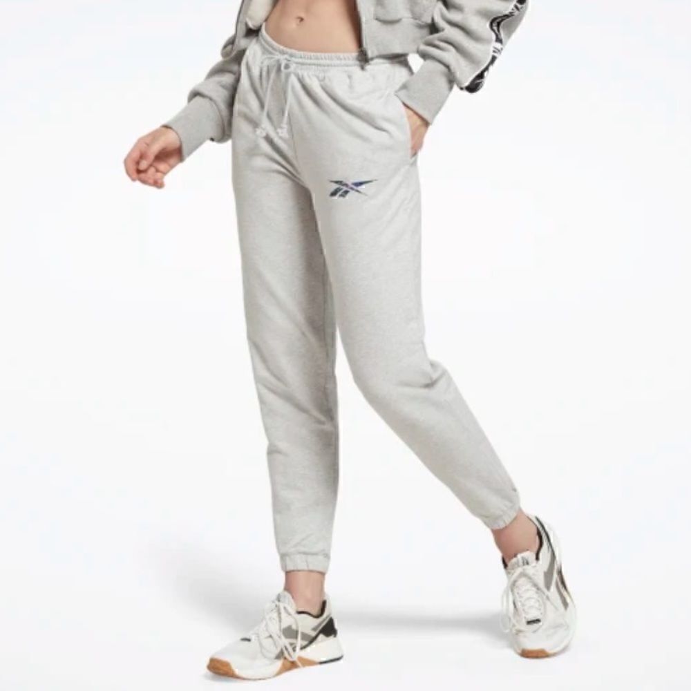 Reebok Modern Safari Joggers Slim fit Light Grey S